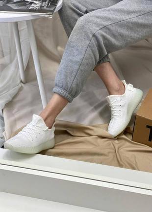 Женские белые кроссовки adidas yeezy boost 350 white crystal, кроссовки адидас изи изики 3503 фото