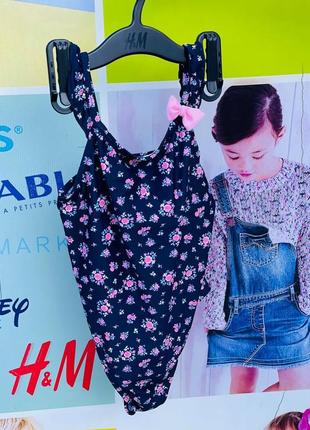 Стильный купальник в цветочки