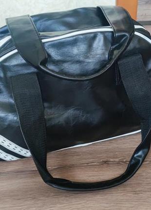 Кожаная спортивная, дорожняя сумка