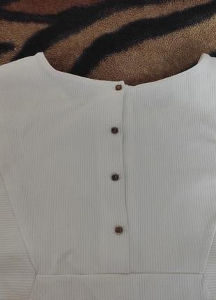 Блуза світло-молочного кольору від zara з декоративними гудзиками ззаду3 фото
