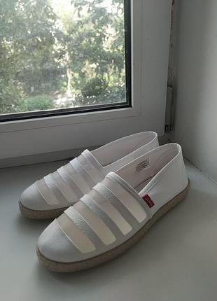 Білі еспадрільї, мокасини, кеди levis, 6,5(40) розмір.
