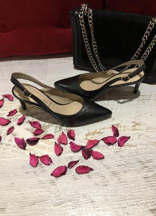 Шкіряні фірмові босоніжки san marina 38р.