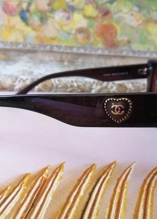 Эксклюзивные коричневые брендовые солнцезащитные женские очки с сердечком8 фото