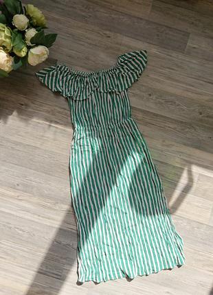 Красивое платье сарафан в полоску волан открытые плечи divided р.xs/s