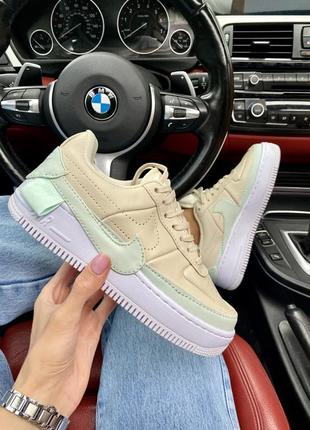 Шикарні жіночі кросівки nike air force 1 jester бежеві з м'ятним