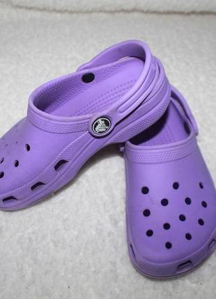 Сиреневые кроксы фирмы crocs размер 10/11 по стельке 17,5 см.3 фото