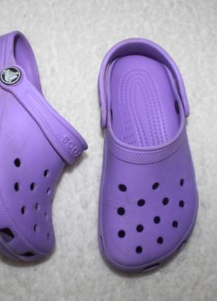 Сиреневые кроксы фирмы crocs размер 10/11 по стельке 17,5 см.1 фото