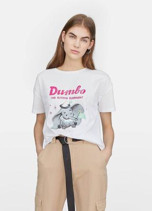 Хлопковая белая футболка с принтом dumbo stradivarius disney дамбо дисней3 фото