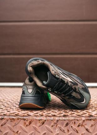 Adidas yeezy boost 700 v2 geode рефлективні світловідбиваючі коричневі кросівки адідас / коричневі кросівки рефлективні9 фото