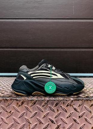 Adidas yeezy boost 700 v2 geode рефлективные светоотражающие коричневые кроссовки адидас / коричневі чоловічі рефлективні кросівки7 фото