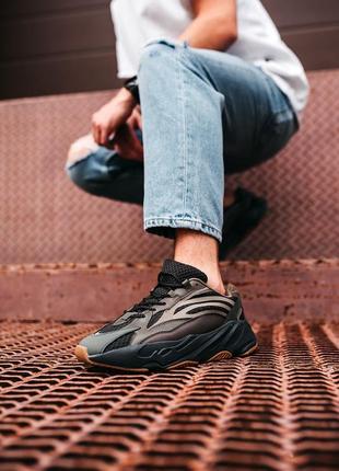 Adidas yeezy boost 700 v2 geode рефлективні світловідбиваючі коричневі кросівки адідас / коричневі чоловічі кросівки рефлективні3 фото