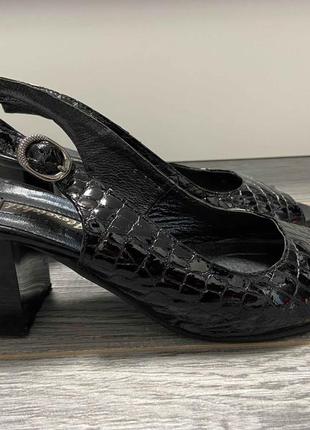 Шкіряні жіночі босоніжки, р. 34