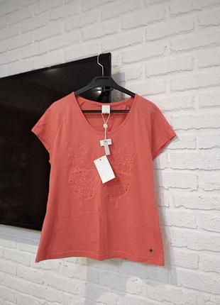 Якісний брендовий футболка