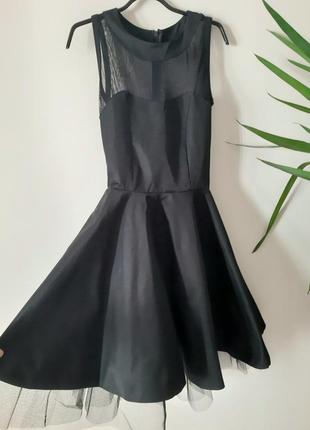 Шикарна коктельна сукня