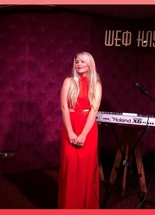 Красное длинное платье  lady in red