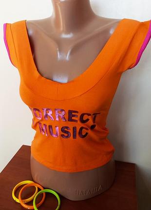 Яркий актуальный трикотажный топ топик майка с большим вырезом оранжевого цвета кофточка жіноча расп