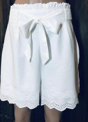 Terranova шикарные білі шорты шитье шортики прошва выбитые вышитые модные трендовые стильные белые1 фото
