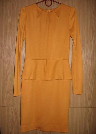 Трикотажное платье с баской, р.xs-s