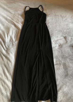 Чёрное платье с вырезом; s-m1 фото