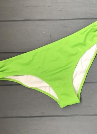 Яскраві плавки низ від купальника