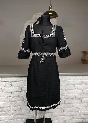 Чорне лляне плаття вишите гладдю чёрное льняное платье вышитое гладью