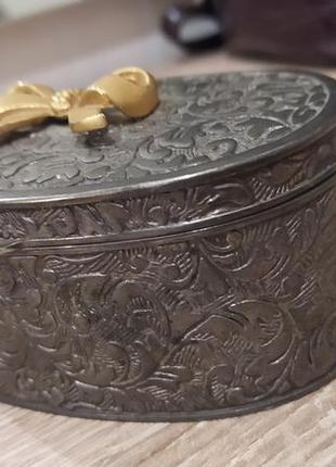 Антикварная шкатулка для украшений