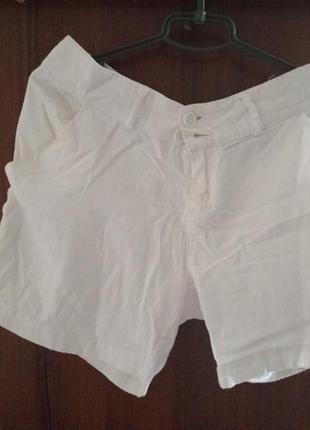 Женские белые шорты