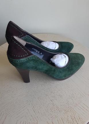 Attizzare туфли замшевые зеленые с коричневой вставкой