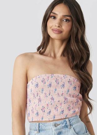 Рожевий топ з квітковим принтом фото на тілі 👉🏼