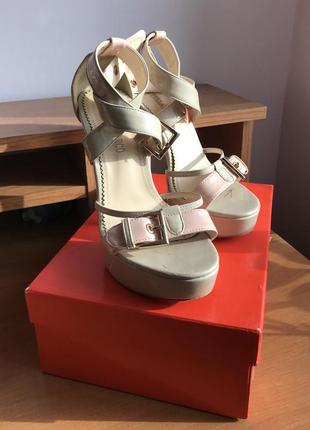 Босоножки stella marco