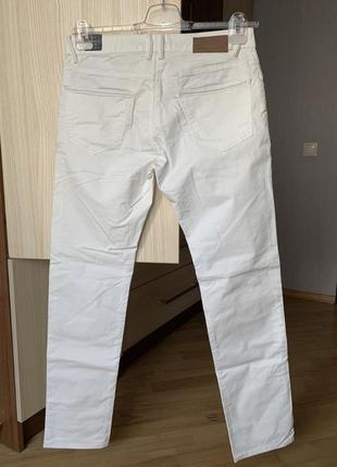 Джинсы чинос mango