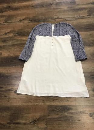 Стильне плаття з красивою спинкою