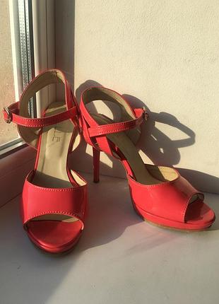 Женские босоножки на каблуке 25,5см, 40 р.