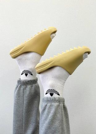 Женские шлепки тапки adidas yeezy slide earth bone,шлепки летние лёгкие слайдс бон бежевые4 фото