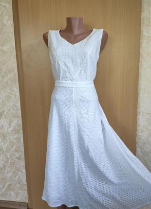 Белое красивое фактурное платье миди