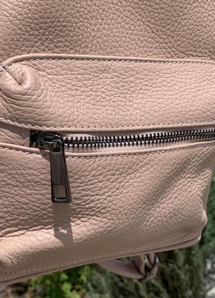 Кожаный женский бежевый рюкзак. италия10 фото