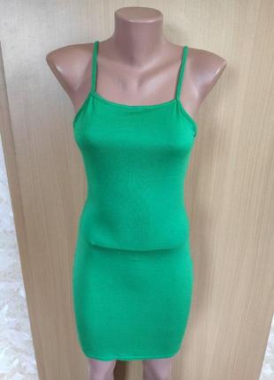 Зеленое трикотажное! платье по фигуре на тонких бретелях boohoo3 фото