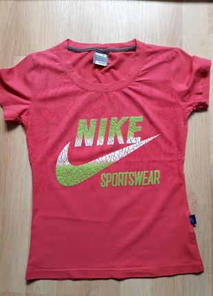 Футболка спортивная