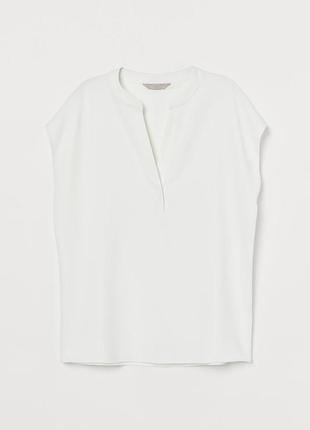 Белая блузка h&m с треугольным вырезом