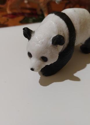 Колекційні іграшки панда
