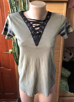 Шикарна футболка