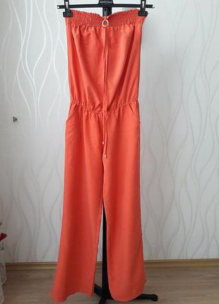 Супер красивий, стильний, яскравий, літній комбінезон коралового кольору. з кишенями. mees