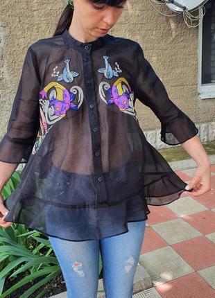 Очень красивая блузка из органзы с вышивкой рыбки