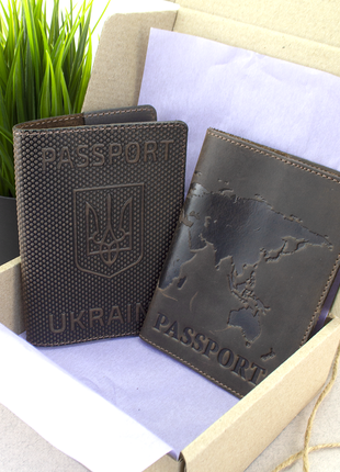 Подарунковий набір No35: обкладинка на паспорт "герб" + обкладинка на загранпаспорт "карта"