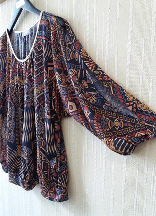 Красивая кофта батал блузка с открытыми плечами и рукавами принт геометрия от бренда  wallis3 фото