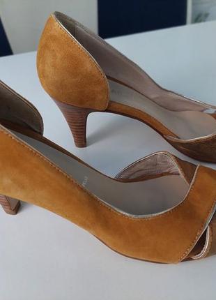 Босоніжки з натурального нубуку