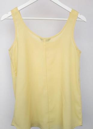 Жовта блуза із щільного шифону блуза без рукавів жовта блузка з пришитим намистом2 фото