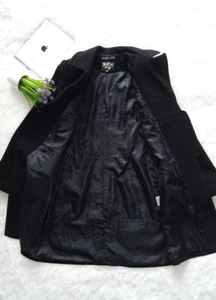 Чорное пальто на пуговицах4 фото