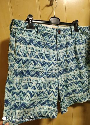 Шорты.