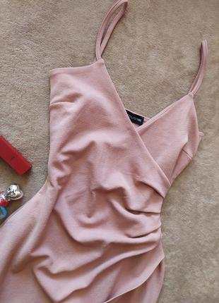 Шикарное фактурное пудрово розовое платье миди с имитацией запаха9 фото